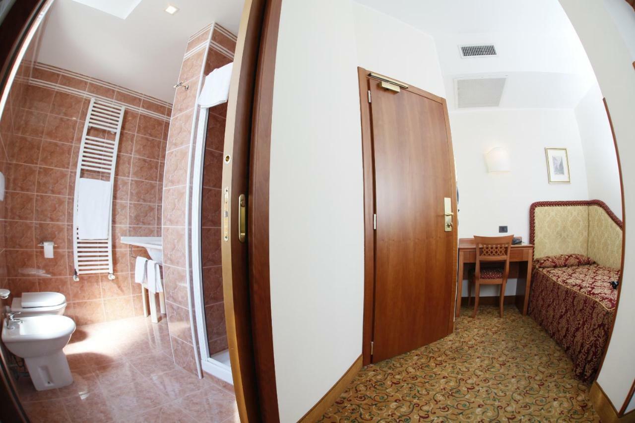Hotel Colonna Brindisi Eksteriør billede